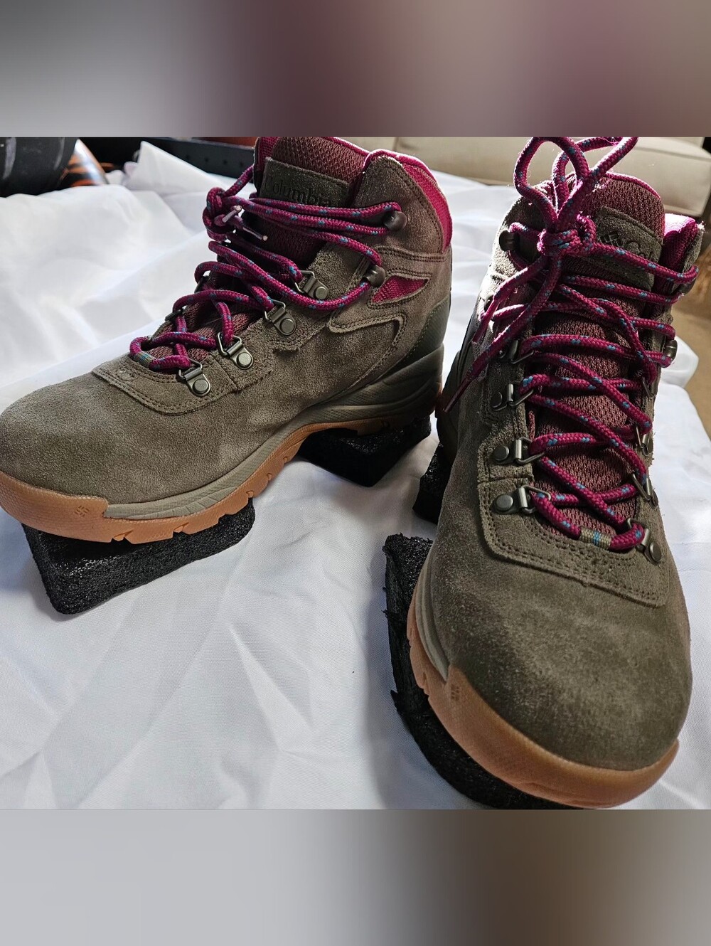 Columbia Women's Olive Suede Lace-Up Boots with Burgundy Laces